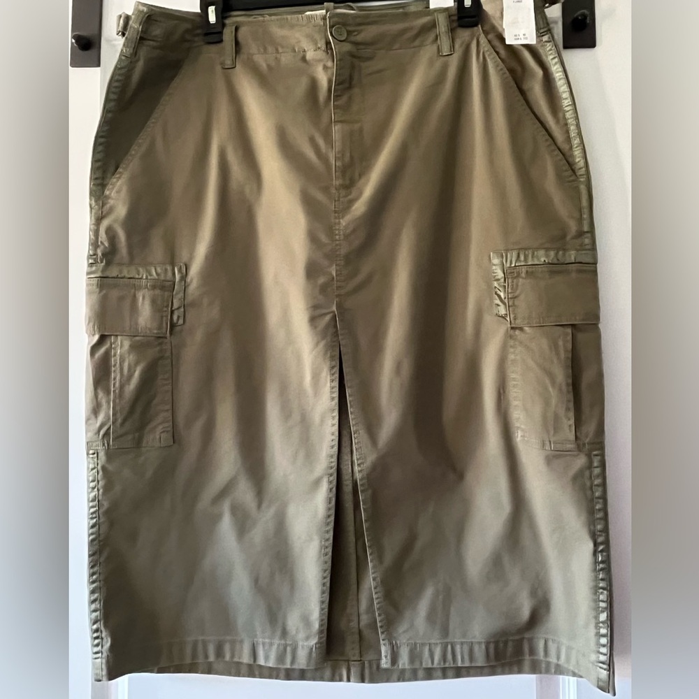 Abercrombie & Fitch Cargo Midi Skirt